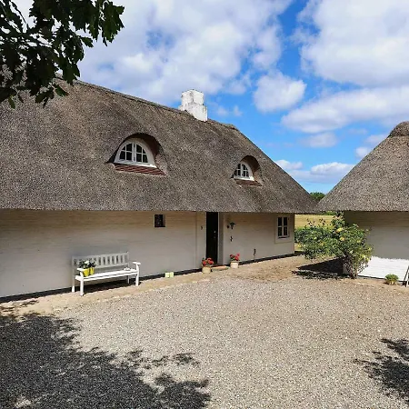 Seaside Charm In Baring - By Traum *